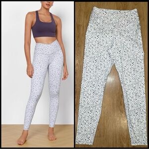Flattering Cross Waist Yoga Leggings with Gathered Waistband Sides